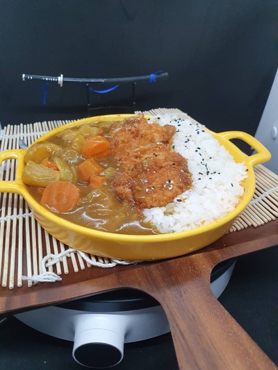 ข้าวหน้าหมูแกงกะหรี่