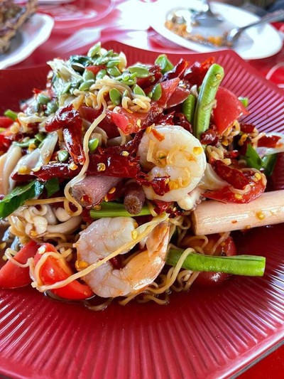 ตำมาม่า กุ้ง หมึก