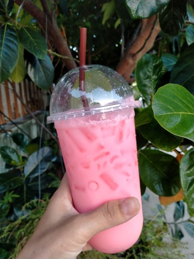 สตรอเบอร์รี่นมสดเย็น