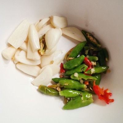 วิธีทำ อกไก่ผัดพริกสด วิธีทำ อกไก่ผัดพริกสด