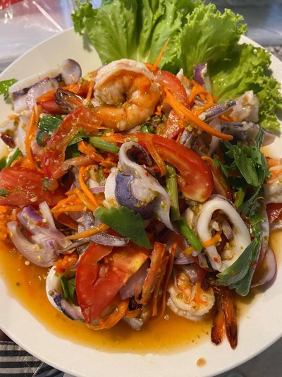 อาหาร หรือ เครื่องดื่ม
