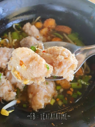 เกาเหลาหมูเด้งต้มยำ