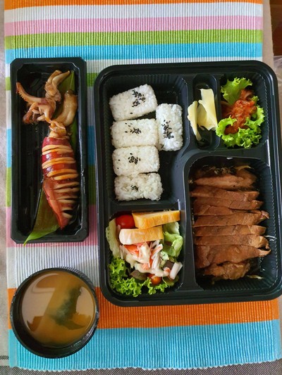 อาหาร หรือ เครื่องดื่ม