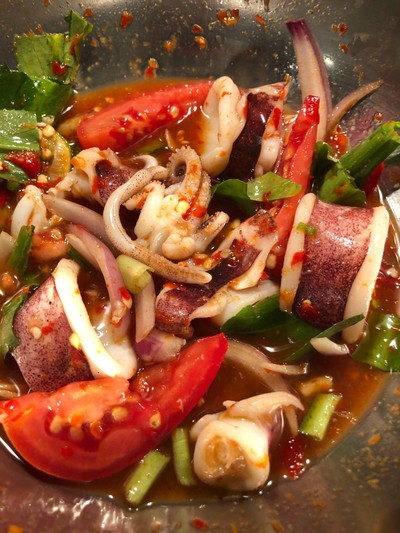 ยำปลาหมึก