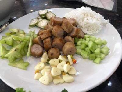 แหนมเนือง