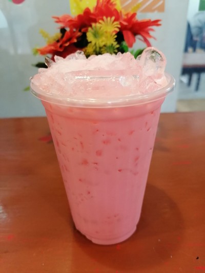 นมสตรอเบอรี่