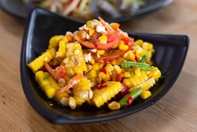 เมนูของร้าน ล้านส้มตำใบตอง - บายพาส