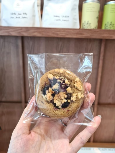 Blueberry Cheesecake Crumble Cookie
