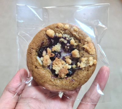 Blueberry Cheesecake Crumble Cookie