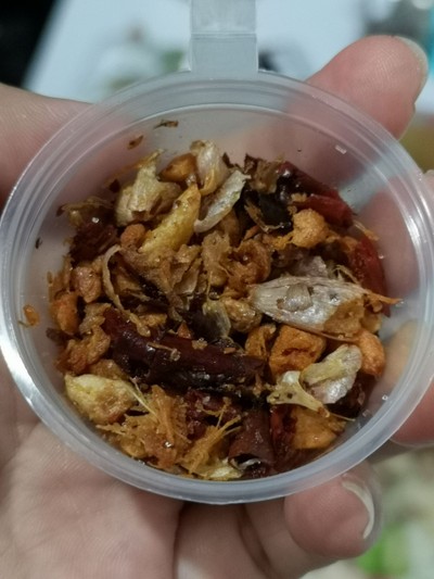 ข้าวมันเนื้อเอ็นแก้วกะเพราพริกข่า