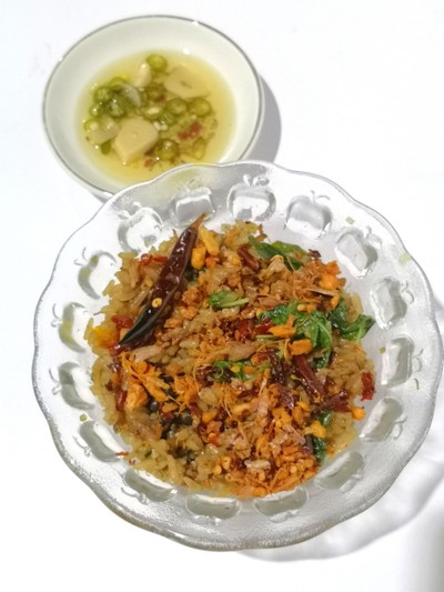 ข้าวมันเนื้อเอ็นแก้วกะเพราพริกข่า