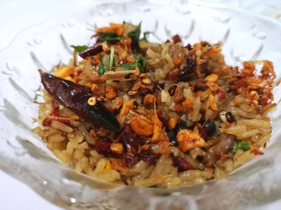 ข้าวมันเนื้อเอ็นแก้วกะเพราพริกข่า