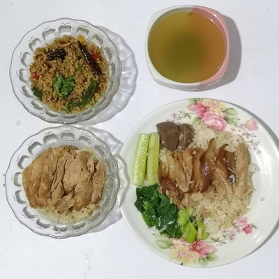 ข้าวขาหมู ข้าวมันไก่เกาลูน และข้าวมันเนื้อเอ็นแก้วกะเพราพริกข่า