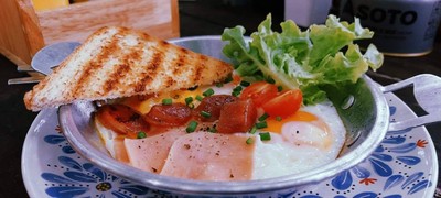 อาหาร หรือ เครื่องดื่ม