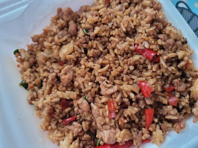 ข้าวกะเพราหมูคลุกข้าว