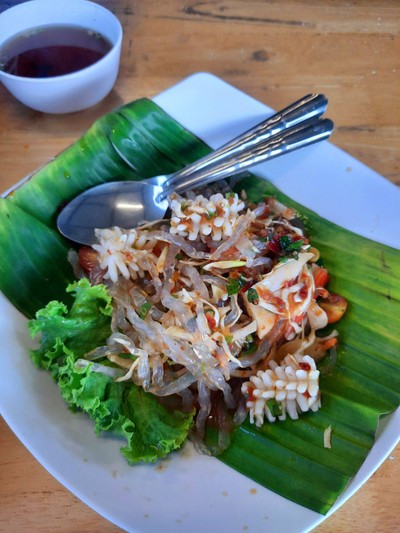 อาหาร หรือ เครื่องดื่ม