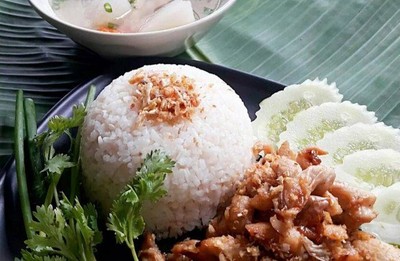ข้าวมันไก่กระเทียม