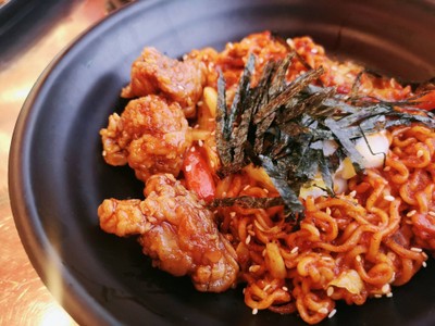 รามยอนแห้งไก่เผ็ด.