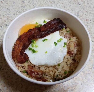 ข้าวผัดเบคอน