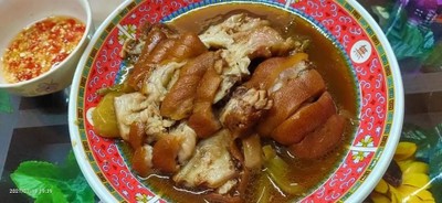 ข้าวขาหมูธรรมดา