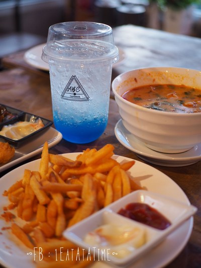 อาหาร หรือ เครื่องดื่ม