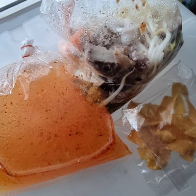 อาหาร หรือ เครื่องดื่ม