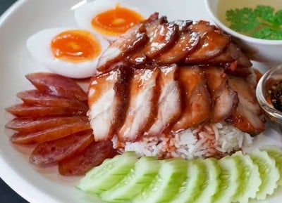 ข้าวหมูแดง