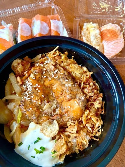 ข้าวหน้าแซลมอลแฮมเบิร์ก