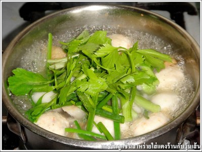 วิธีทำ แกงจืดลูกชิ้นสาหร่ายใส่แตงร้านกับวุ้นเส้น วิธีทำ แกงจืดลูกชิ้นสาหร่ายใส่แตงร้านกับวุ้นเส้น