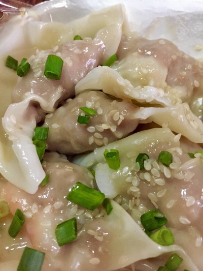 เกี๊ยวกุ้งราดพริกนํ้ามันเสฉวน