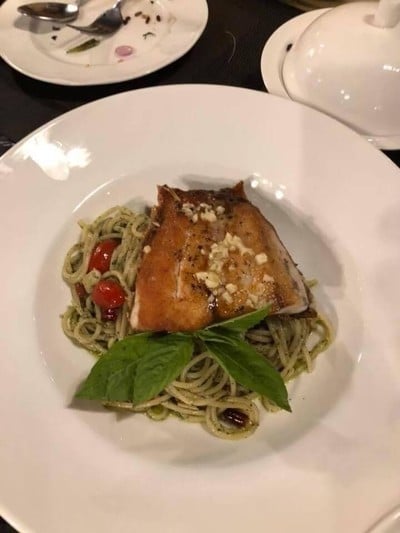 สปาเกตตี้เบซิลแซลม่อน