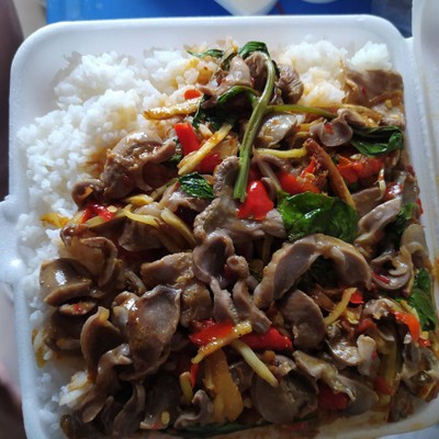 ผัดเผ็ดเครื่องใน
