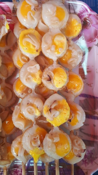ไข่หน้าปลาหมึก ราคา 15 บาท