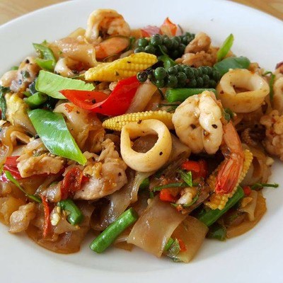 อาหาร หรือ เครื่องดื่ม