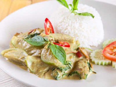 ข้าวผัดแกงเขียวหวาน