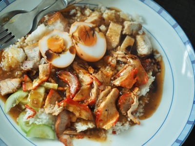 ข้าวหมูแดงสีมรกต ซ.สุกร1 ซ.สุกร1 (ต้นตำรับ)