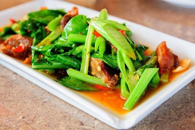 ผัดคะน้า(เป็นกับข้าว)