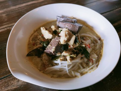 ขนมจีนแกงไก่