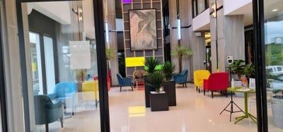 โรงแรม เดอะ ไฮ เพลส