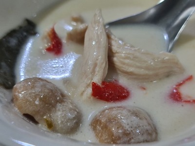 ต้มข่าไก่