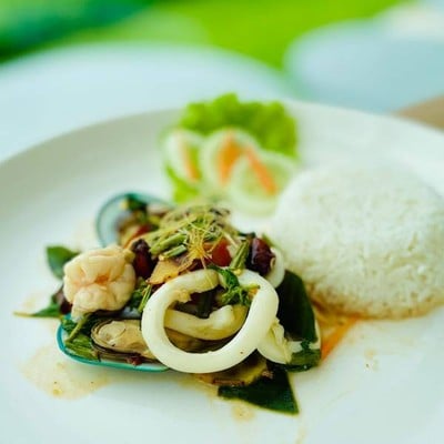 คาเฟ่อิ่มอุ่น
