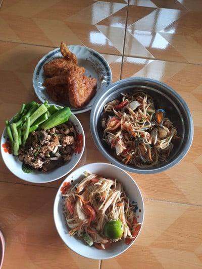 อาหาร หรือ เครื่องดื่ม