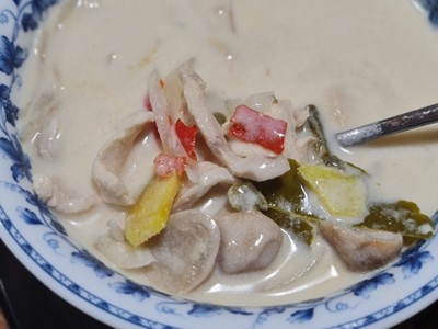 ต้มข่าไก่