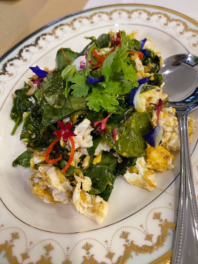 ใบเลี้ยงผัดไข่