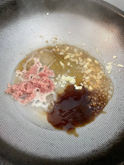 วิธีทำ ผักโขมแดงผัดหมูสับ สูตรไม่ใส่น้ำมัน 