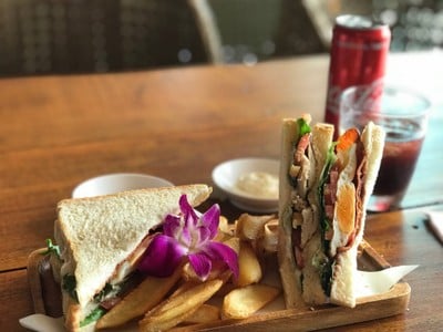 Bay View Cafe เสม็ดนางชีบูทีค Bay View Cafe เสม็ดนางชีบูทีค