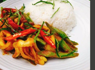 ผัดพริกแกงนมสด