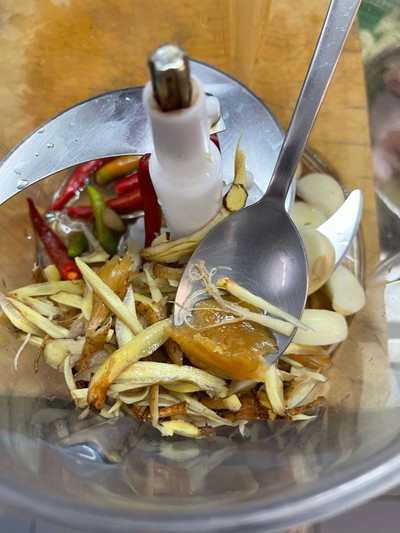 วิธีทำ กุ้งชุบเกล็ดขนมปังทอดซอสกระชาย วิธีทำ กุ้งชุบเกล็ดขนมปังทอดซอสกระชาย