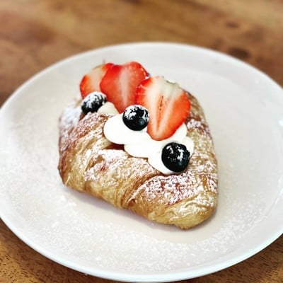 Ponte cafe by Chef Mine ถนนกรุงเทพกรีฑา ซอย8 แยก 10