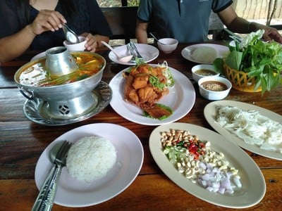 อาหาร หรือ เครื่องดื่ม